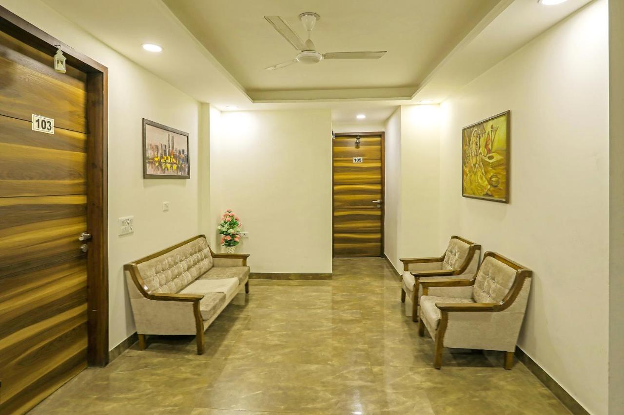 Fabhotel White House Bnb - Nr Yashobhoomi Convention Centre 델리 외부 사진