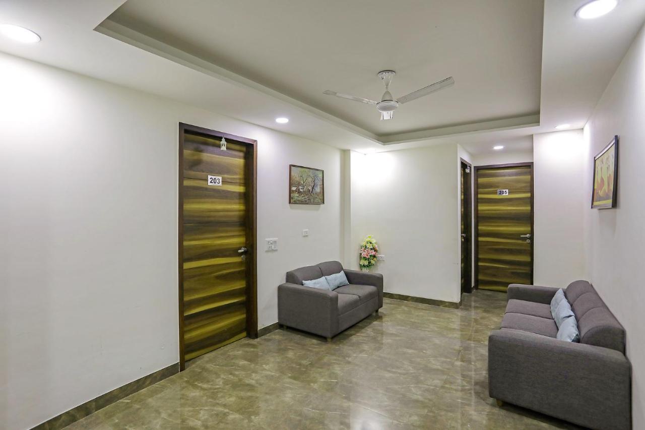 Fabhotel White House Bnb - Nr Yashobhoomi Convention Centre 델리 외부 사진