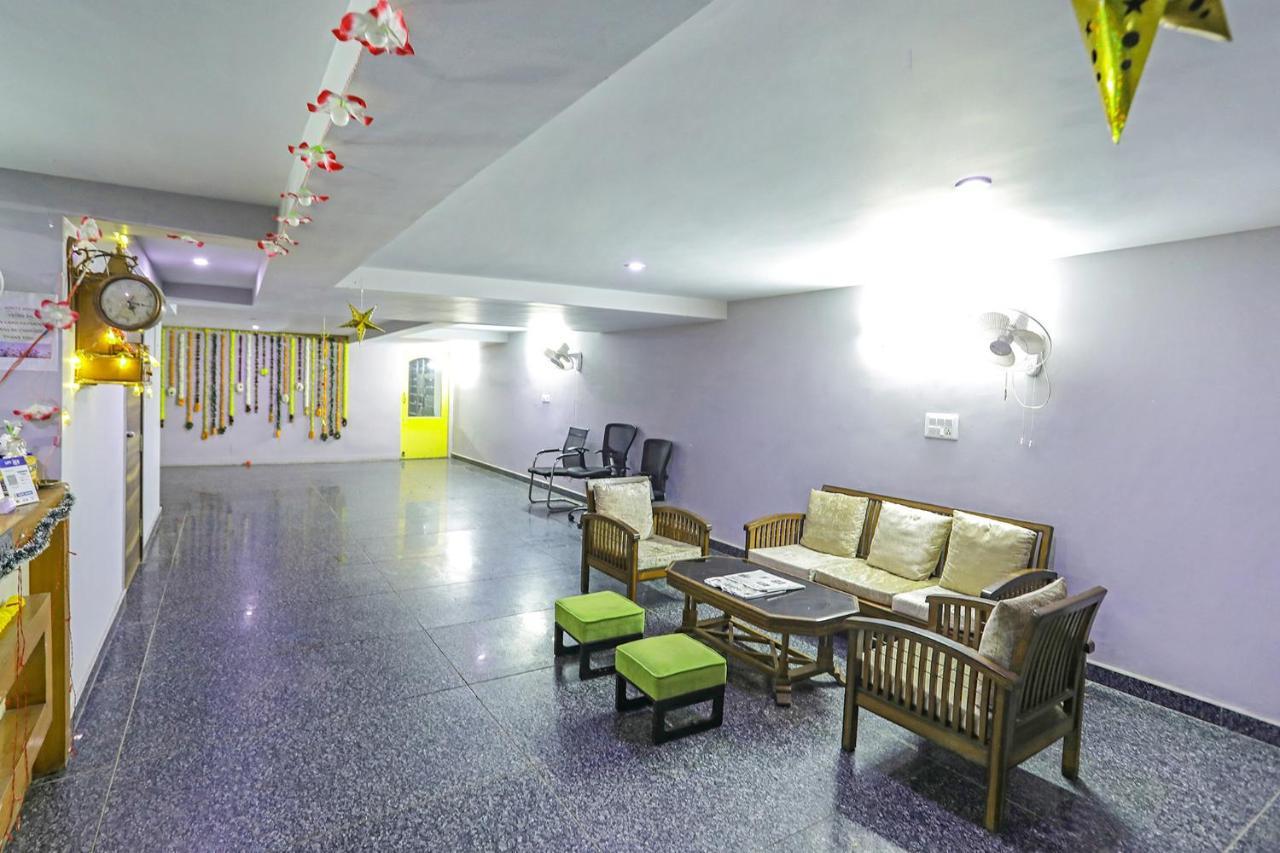Fabhotel White House Bnb - Nr Yashobhoomi Convention Centre 델리 외부 사진