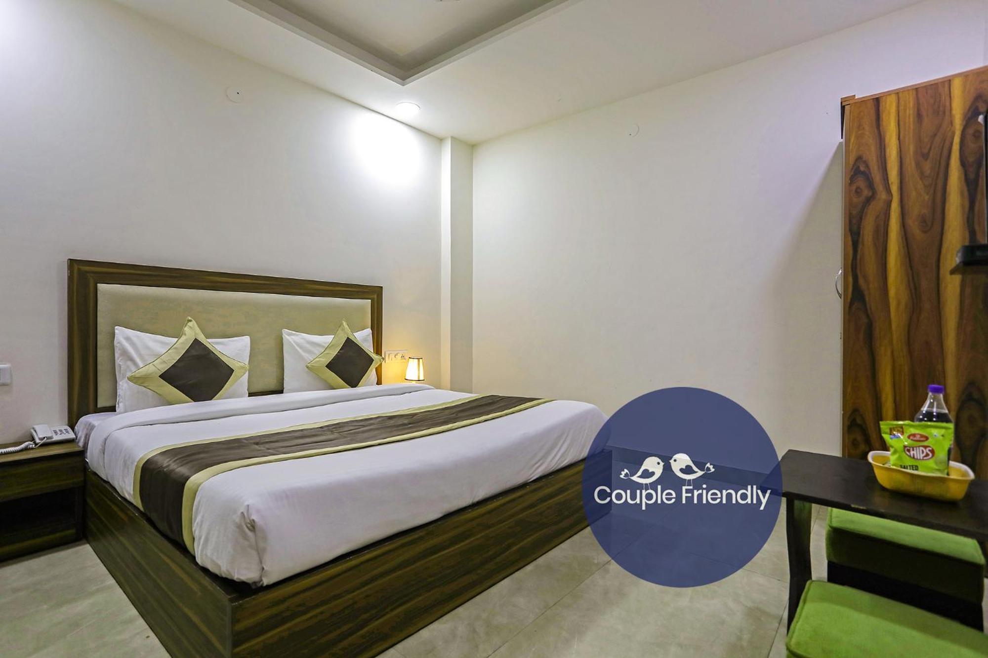 Fabhotel White House Bnb - Nr Yashobhoomi Convention Centre 델리 외부 사진